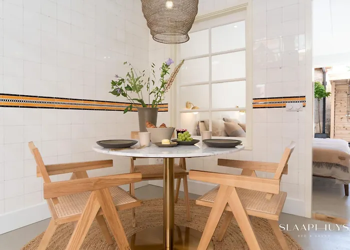 Slaaphuys Bed & Sauna アパート *