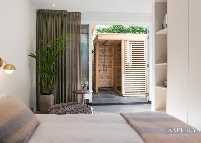 Slaaphuys Bed & Sauna アパート