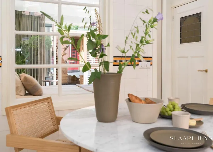 Slaaphuys Bed & Sauna アパート *