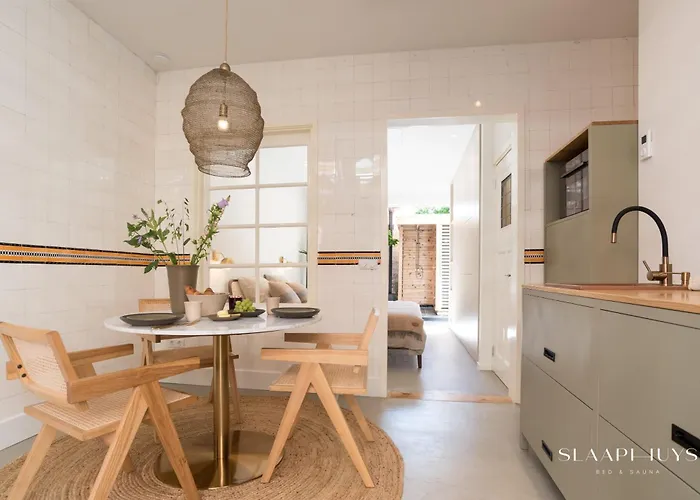 Slaaphuys Bed & Sauna