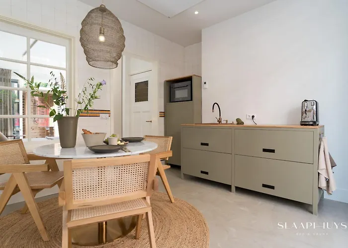 Slaaphuys Bed & Sauna アパート *